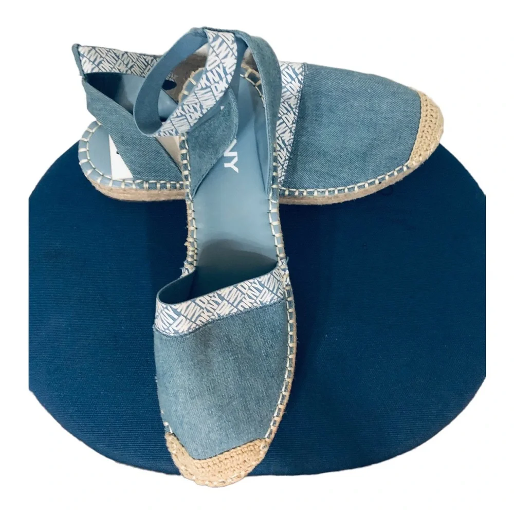 DKNY Melanie Blue chambray anklestrap cap toe platform espadrilles shoes size 10